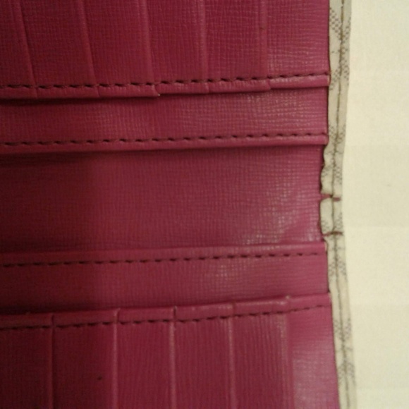 Fossil Sydney Tab Clutch - Picture 5 of 7